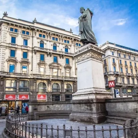 Piazza Duomo - Antico Dell'800 * Milano